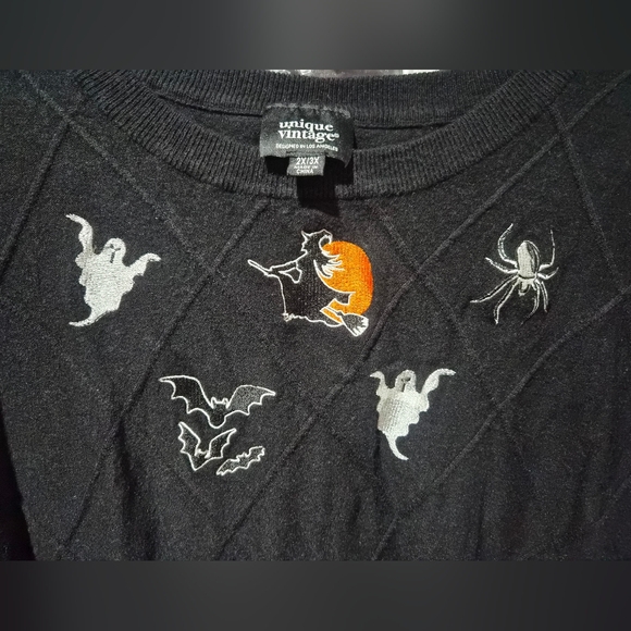 Unique Vintage Black Sweater with Halloween Motifs - Picture 3 of 3